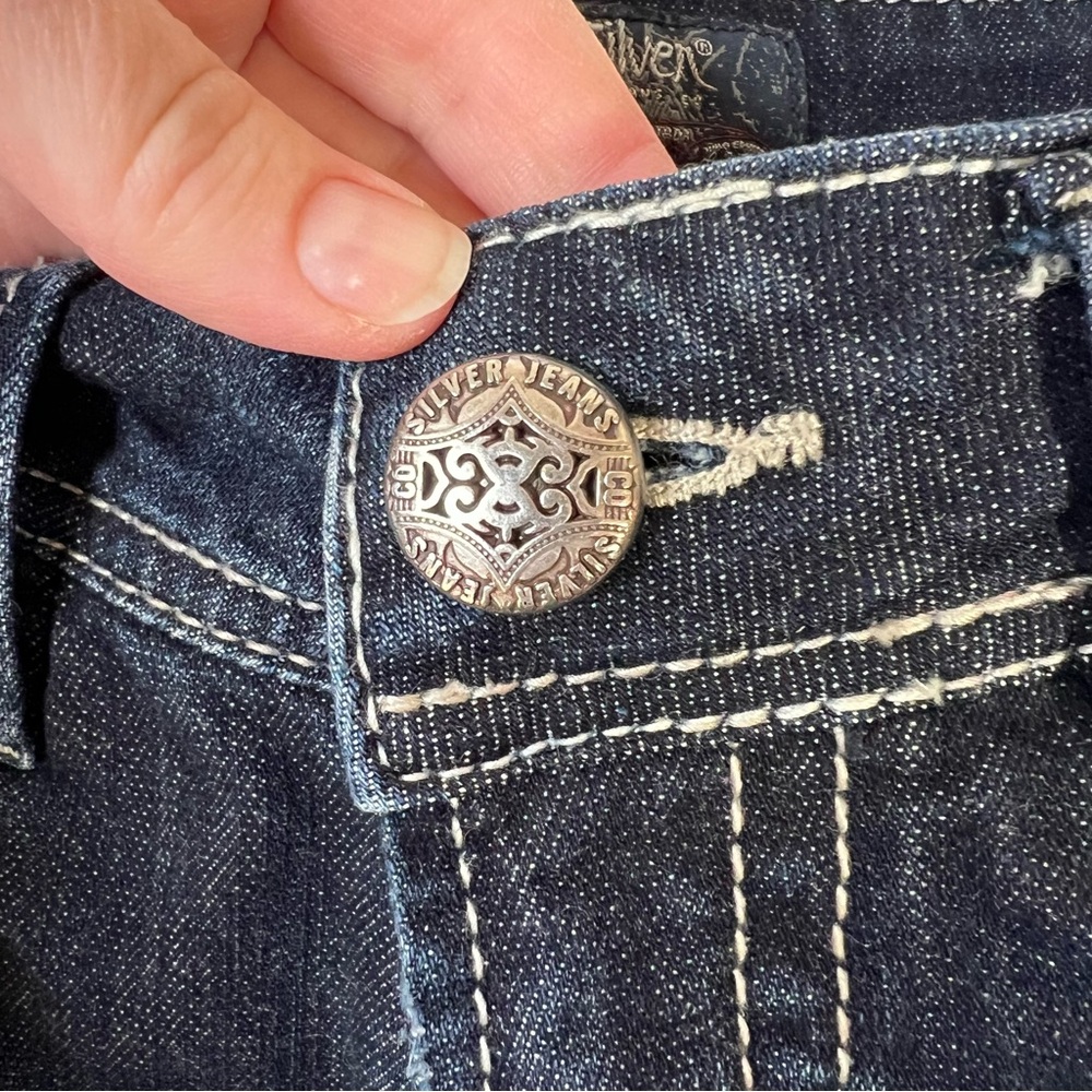 Silver Jeans Suki Shorts Denim
Bermuda Embroidered Blue Size 28
Women's - Picture 8 of 12
